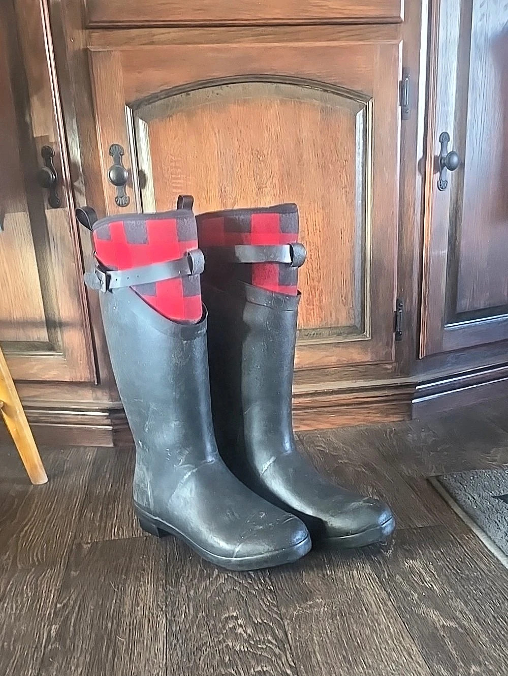 Muck Women's Plaid Rain Boots EU 42.  US 10.